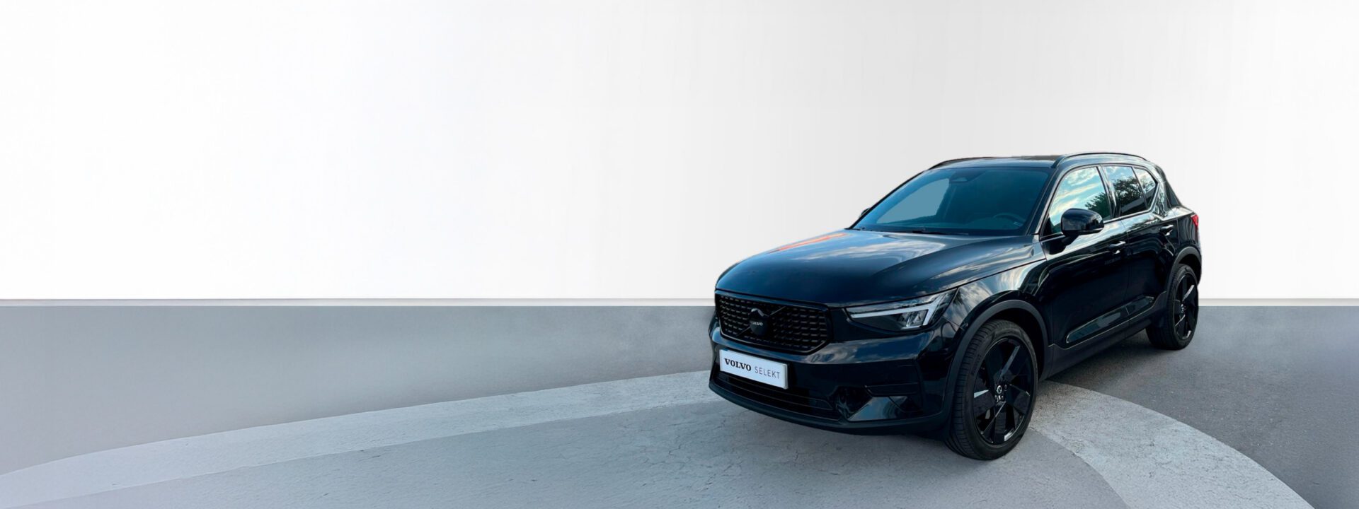 Volvo XC40 2.0 B3 G Plus Dark Auto