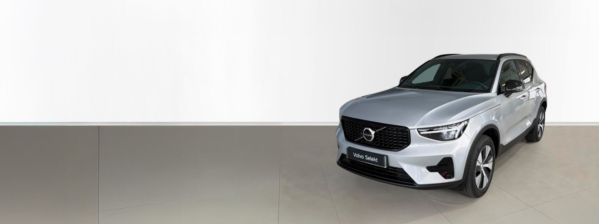 Volvo XC40 1.5 T4 Recharge PHEV Plus Dark Auto